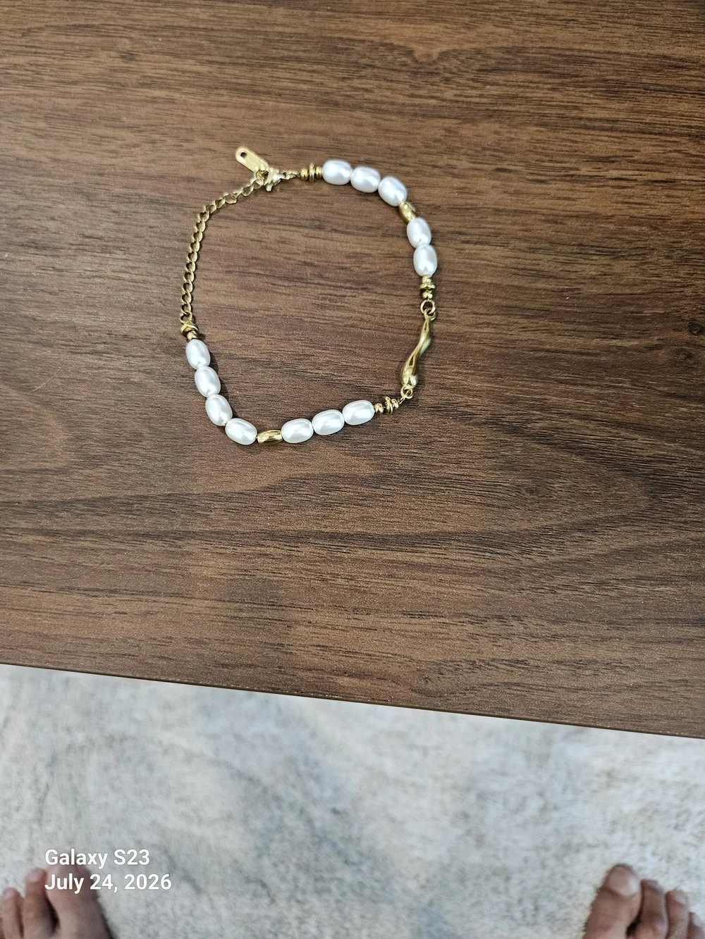 Freshwater Pearl and Gold Bead Bracelet - White/Gold